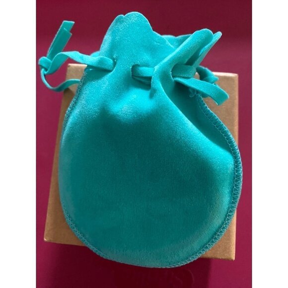 Engraved Hug Two-Tone Bracelet with Hinged Opening - Picture 9 of 12